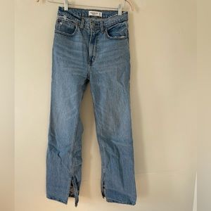 Abercrombie 90’s High Rise Relaxed Jean